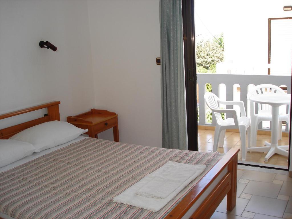 Popi Hotel Apartments Agia Marina  Room photo