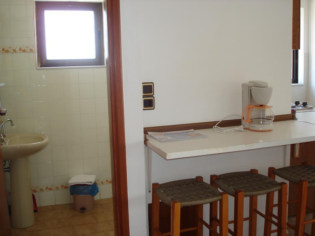Popi Hotel Apartments Agia Marina  Room photo
