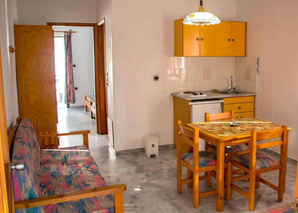 Popi Hotel Apartments Agia Marina  Exterior photo